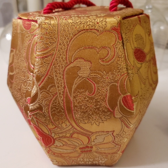 Asian Style Petite Hand held silk stitched bag NWOT - Picture 2 of 5